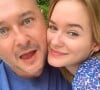 Ivana Cauet a en effet défendu son père sur Instagram en posant avec lui et en postant un message bien précis en story : "La famille d'abord"
