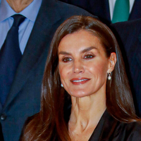 Elle pourra enfin retrouver ses filles.
La reine Letizia d'Espagne, en tant que présidente d'honneur de FAD Youth, préside la réunion de son conseil d'administration à Madrid, le 12 décembre 2023. 