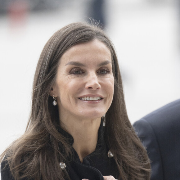 La reine Letizia d'Espagne, en tant que présidente d'honneur de FAD Youth, préside la réunion de son conseil d'administration à Madrid, le 12 décembre 2023. 
