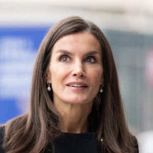 La reine Letizia d'Espagne, en tant que présidente d'honneur de FAD Youth, préside la réunion de son conseil d'administration à Madrid, le 12 décembre 2023. 