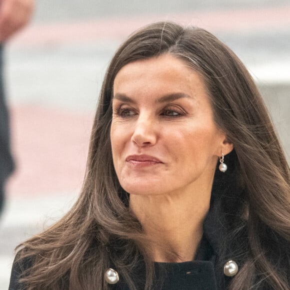 La reine Letizia, en tant que présidente d'honneur de FAD Youth, préside la réunion de son conseil d'administration, le 12 décembre 2023. 