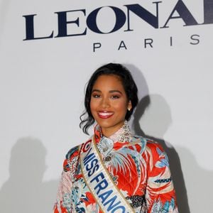 Info du 4 juillet 2020 - Clémence Botino, Miss France 2020, sauvée in extremis de l'incendie qui a ravagé son immeuble à Paris dans la nuit du 3 au 4 juillet 2020 - Clémence Botino (Miss France 2020) - Arrivées au défilé de mode prêt-à-porter automne-hiver 2020/2021 Leonard à Paris. Le 27 février 2020 © Veeren Ramsamy - Christophe Clovis / Bestimage  Arrivals at the RTW F/W 2020/2021 Leonard in Paris. On February 27th 2020 