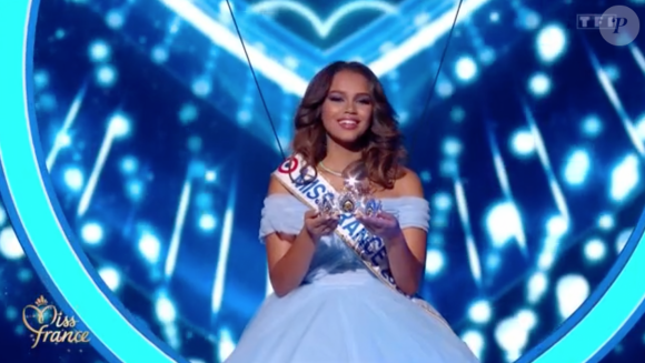 Indira Ampiot, Miss France 2023, était aussi superbe.
Election de Miss France 2024.