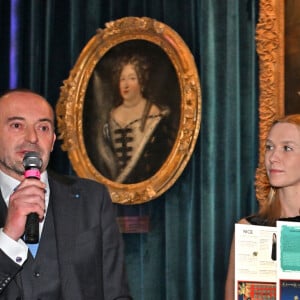 Exclusif - Lionel Servant, le directeur général de l'hôtel Negresco, Marine de Quénetain et Laura Tenoudji Estrosi durant la présentation du 6eme guide des adresses incontournables by Laura Tenoudji Estrosi dans le salon Versailles de l'hôtel Negresco à Nice, le 15 décembre 2023.