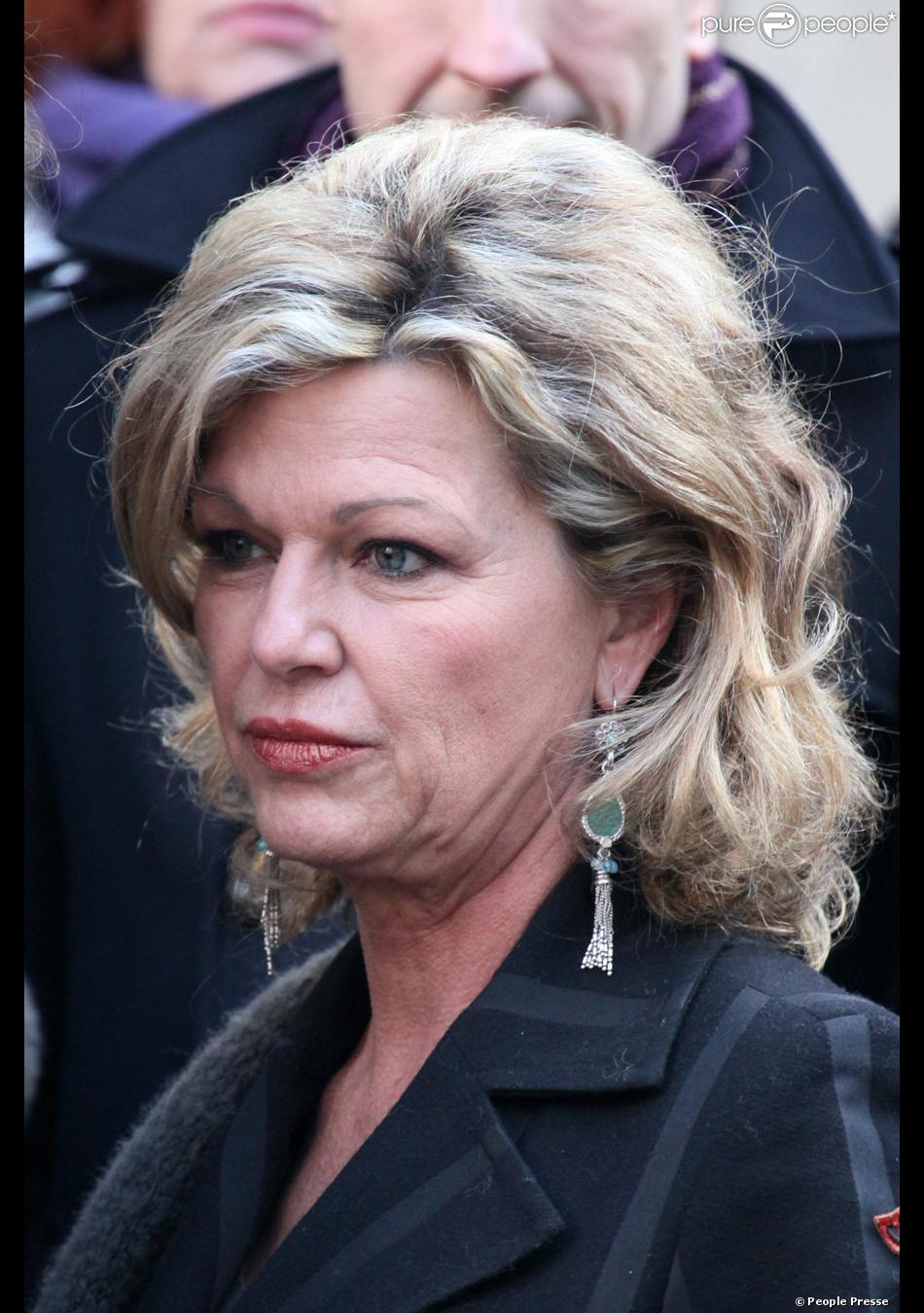 Jeane Manson lors des obsèques de Patrick Topaloff le 11 ...