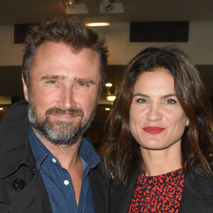 Alexandre Brasseur, quant à lui, a deux enfants avec son ex-femme Juliette. 
Alexandre Brasseur et sa femme Juliette - Générale de la pièce "Le Banquet" au théâtre du Rond-Point à Paris le 11 octobre 2018. © Coadic Guirec/Bestimage