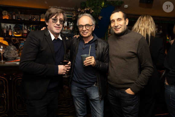 Thomas Dutronc, Jean-Maurice Belayche et Zinedine Soualem - Lancement du nouveau numéro du magazine Cerise au restaurant Coya à Paris le 18 décembre 2023. © Jeremy Melloul / Bestimage