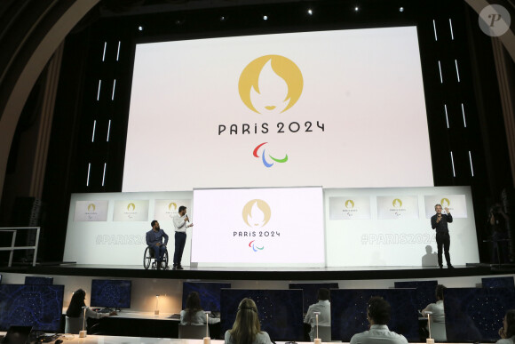 Un homme influent s'en prend aux tarifs des JO de Paris 2024
 
Présentation du logo des Jeux Olympiques et Paralympiques "Paris" dévoilé au cinéma "Le Grand Rex" à Paris. Dans le logo sont cachés différents symboles : la médaille, la flamme et Marianne.