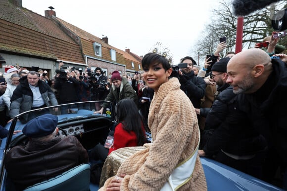 Eve Gilles, Miss France 2024, a défilé dans les rues de son village de Quaëdypre dans le Nord. Le 20 décembre 2023