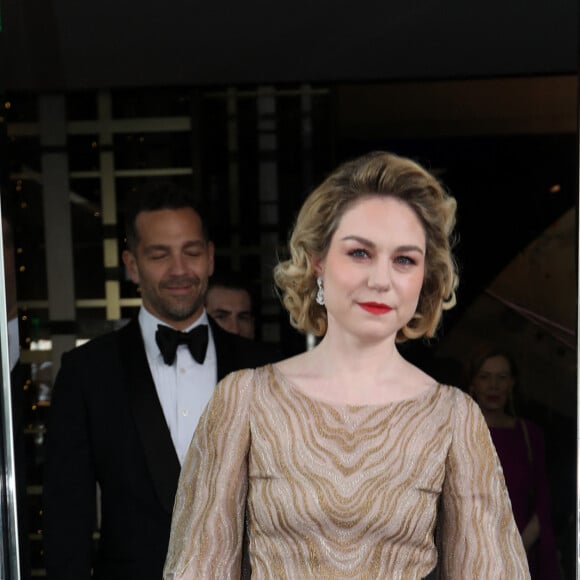 Exclusif - Emilie Dequenne (En Dior) se prépare pour la 95ème édition de la cérémonie des Oscars à Los Angeles dans sa chambre d'hôtel (Le Sofitel Beverly Hills) avec son mari Michel Ferracci (en Fursac) le 12 mars 2023.