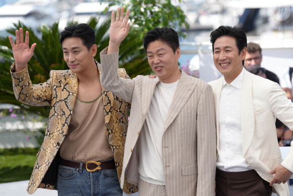 Ju Ji-hun, Kim Hee-won et Lee Sun-kyun - 76e Festival International du Film de Cannes, au Palais des Festivals à Cannes, le 22 mai 2023. © Norbert Scanella/Panoramic/Bestimage