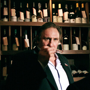 L'acteur est actuellement visé par 3 plaintes pour viol et agression sexuelle

Gerard Depardieu fait la promotion du vin d'Anjou "Chateau de Tigné", fabrique dans sa propriete dans la vallee de la Loire. Le 28 octobre 2007 