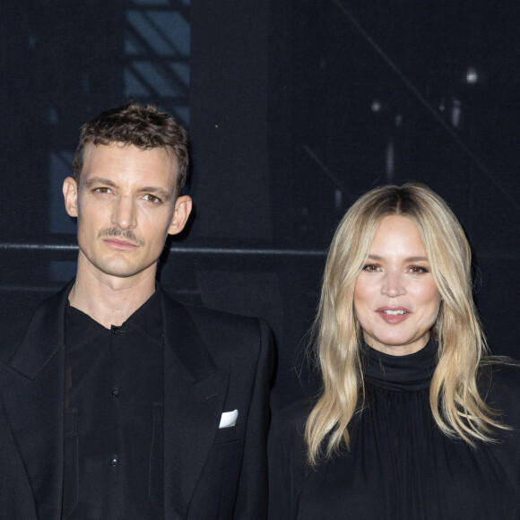 Niels Schneider et sa compagne Virginie Efira - Photocall du défilé Saint Laurent Womenswear Printemps/été 2024 dans le cadre de la Fashion week de Paris le 26 septembre 2023 à Paris. © Olivier Borde/Bestimage 