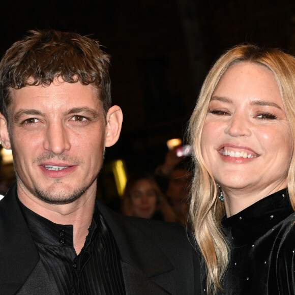 Info - Virginie Efira est enceinte pour la deuxième fois - Niels Schneider et sa compagne Virginie Efira - Photocall au Fouquet's après la 48ème cérémonie des César à Paris © Coadic Guirec / Bestimage 