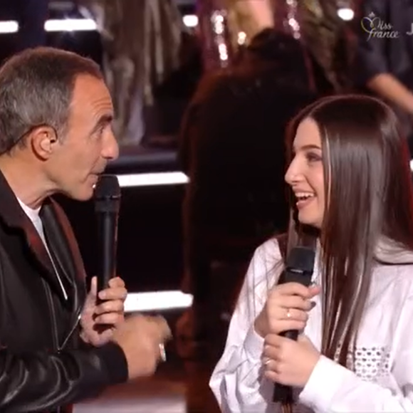 "Merci !" a-t-elle lancé à Nikos Aliagas après cette belle surprise.
Lénie, "Star Academy".