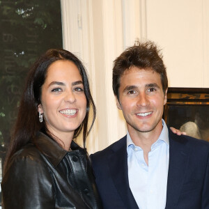 Semi-exclusif - Anouchka Delon et son mari Julien Dereims - Conférence de presse pour la vente de la collection Alain Delon chez Bonhams Cornette de Saint Cyr à Paris le 19 juin 2023. © Coadic Guirec/Bestimage