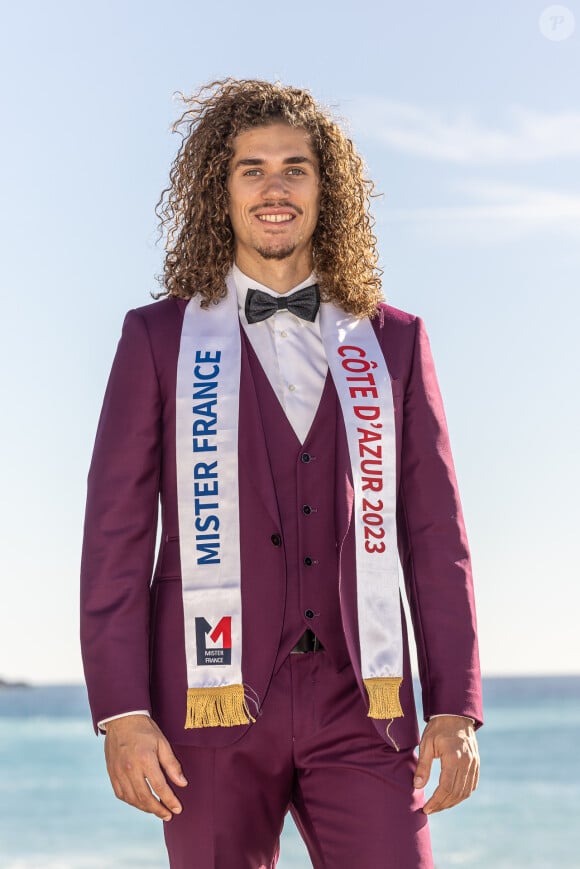 Et si notre prochain Mister France avait, lui, de son côté, des mèches longues ?
Alexandre Labrouve représente la région Cote-d'Azur au concours Mister France 2024.