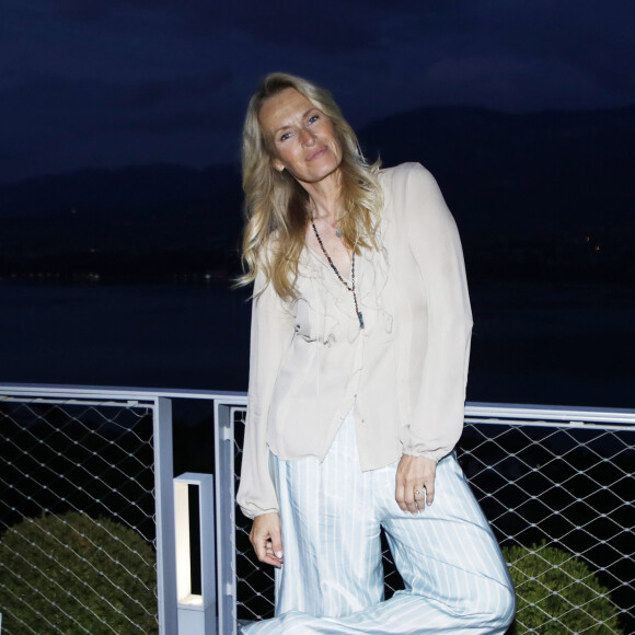 Exclusif - Estelle Lefébure lors du dîner au Restaurant Lamartine lors de la 2ème édition du Festival du Cinéma Français et Gastronomie d'Aix-les-Bains le 8 juin 2023. © Denis Guignebourg / Bestimage 