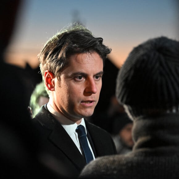 Le nouveau Premier ministre Gabriel Attal lors de son première déplacement dans le village de Clairmarais, Pas-de-Calais, France, le 9 janvier 2024, village touché par les inondations. © Eliot Blondet/Pool/Bestimage 