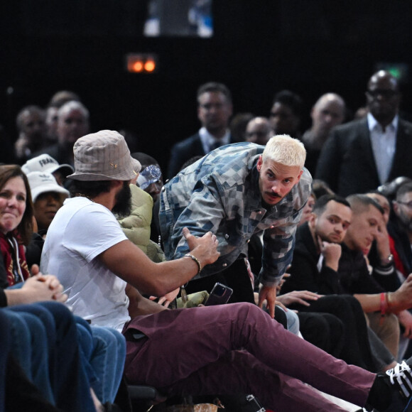 Matt Pokora et Joakim Noah - Célébrités assistent au match de basket de NBA entre les Cavs de Cleveland contre les Brooklyn Nets (111-102) à l'Accor Arena à Paris le 11 janvier 2024.