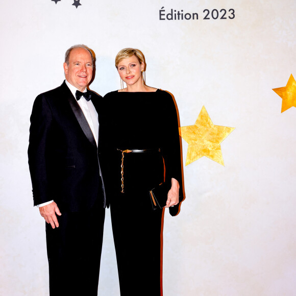 Le prince Albert II de Monaco et la princesse Charlène de Monaco - 3ème édition du "Festival des Etoilés Monte-Carlo" face à 7 étoiles Michelin un spectacle culinaire 4 chefs étoilés à la Salle Empire de l'Hôtel de Paris Monte-Carlo à Monaco, le 11 novembre 2023. Après le succès rencontré les années précédentes, le "Festival des Etoilés Monte-Carlo" revient pour sa troisième édition ! Rendez-vous avec les dîners 4 mains et de nouvelles collaborations inédites! Découvrez les chefs invités de nos étoilés Monte-Carlo Société des Bains de Mer. En novembre, place au Gala du Festival des Etoilés Monte-Carlo qui se déroulera cette année à la Salle Empire de l'Hôtel de Paris Monte-Carlo. L'art culinaire brillera avec nos 4 chefs récompensés par le Guide Michelin - A.Ducasse, Y.Alléno, D.Lory et M.Ravin qui cuisineront face à vous pour une soirée mémorable. © Claudia Albuquerque/Bestimage  No Tabloid - "Festival des Etoilés" Gala at the Salle Empire of the Hôtel de Paris, in Monaco. For the third year, the Festival des Etoilés Monte-Carlo Gala closes the programme, a unique evening where the Resort’s Michelin-starred chefs, A.Ducasse, in collaboration with E.Pilon, M.Ravin, Y.Alleno and D.Lory, cook in front of the guests. 