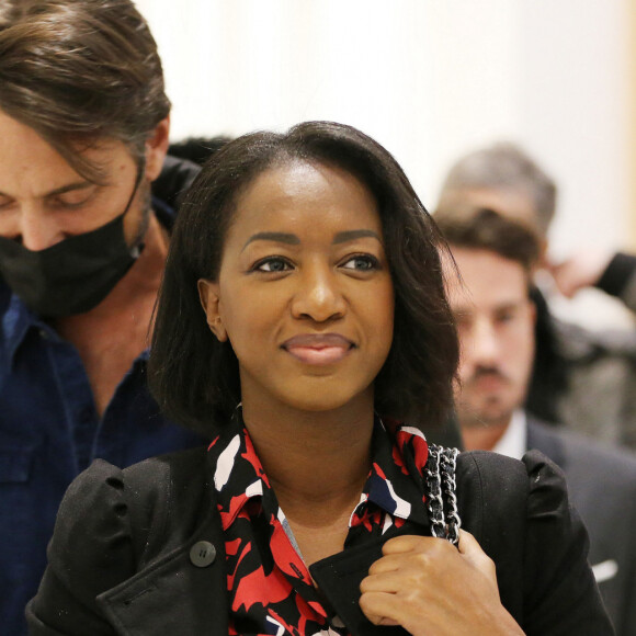 Hapsatou Sy et son compagnon Vincent Cerutti - Procès contre E.Zemmour pour "injure raciale" envers Hapsatou Sy au tribunal correctionnel de Paris, le 4 novembre 2022.  © Jonathan Rebboah / Bestilmage 
