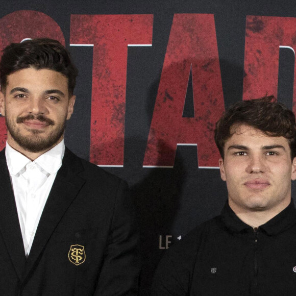 Tous à l'exception d'Antoine Dupont, qui n'a pas encore réagi
 
Exclusif - Romain Ntamack, Antoine Dupont - Avant-première du film "Le Stade" au cinéma Gaumont Wilson avec tous joueurs du Le Stade Toulousain à Toulouse le 29 mars 2022. le 13 avril sortira le film "Le Stade", le film sur le Le Stade Toulousain. Une immersion cinématographique inédite retraçant la saison dernière auréolée d'un doublé historique Champions Cup - Top 14. Le club de rugby de la ville rose, le plus titré de France et d'Europe, a ouvert en grand ses portes aux réalisateurs E. Hannezo et M. Vollaire. © Frédéric Maligne/Bestimage