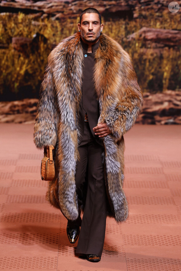 Défilé Louis Vuitton "Collection Prêt-à-Porter Automne/Hiver 2024-2025" lors de la Fashion Week de Paris, le 16 janvier 2024.