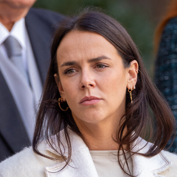 En mordue de mode, elle s'est établie à Paris pour monter sa propre marque, Alter Designs
Pauline Ducruet - La famille princière monégasque dans la cour d'honneur du palais lors de la la fête nationale à Monaco, le 19 novembre 2023. La famille princière monégasque assiste à la prise d'armes, puis à la cérémonie de remise des médailles et à un défilé militaire sur la place du palais princier. © Olivier Huitel / Pool Monaco / Bestimage 