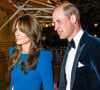 Il est là pour elle, tel un roc, un pilier.
Prince William et Kate Middleton - Royal Variety Performance au Royal Albert Hall.