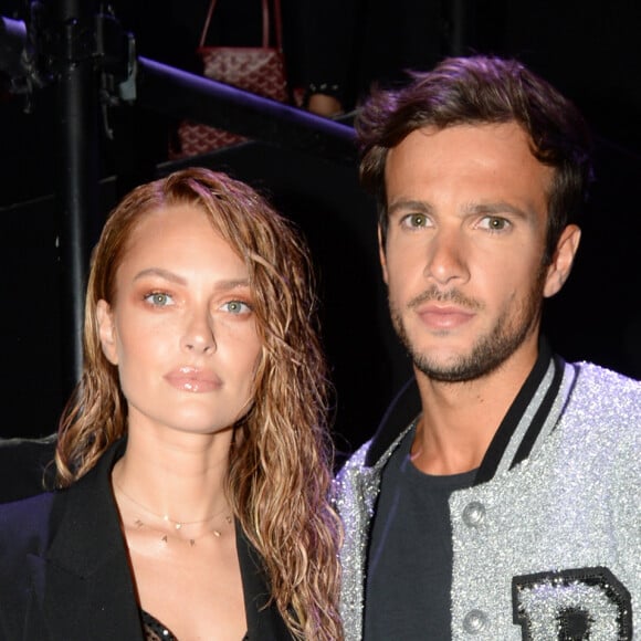 Caroline Receveur et son compagnon Hugo Philip - People lors du "Etam Live Show 2018" aux Beaux-Arts à Paris, le 25 septembre 2018. © Veeren/Moreau/Bestimage 