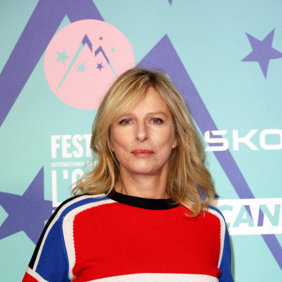 Karin Viard au photocall du 27éme Festival International du Film de Comédie de l'Alpe d'Huez, France, le 19 janvier 2024. © Dominique Jacovides/Bestimage  Photocall of the 27th Alpe d'Huez International Comedy Film Festival, France, on January 19, 2024.