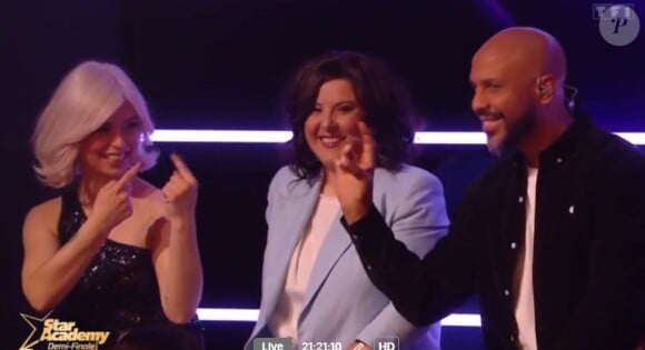 Un changement capillaire qui n'a pas échappé aux internautes
Lucie Bernardoni et Marlène Schaff échangent de couleur de cheveux - prime de la "Star Academy 2023" du 20 janvier 2024, sur TF1