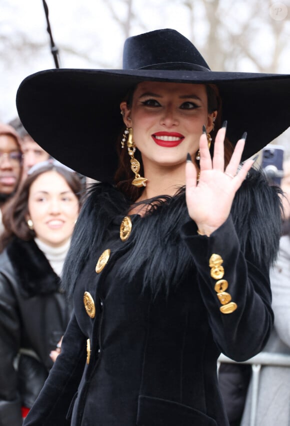 Bella Thorne - Sorties au défilé Schiaparelli Haute Couture Printemps/Été 2024 dans le cadre de la Fashion Week de Paris le 22 janvier 2024. © Denis Guignebourg/Bestimage