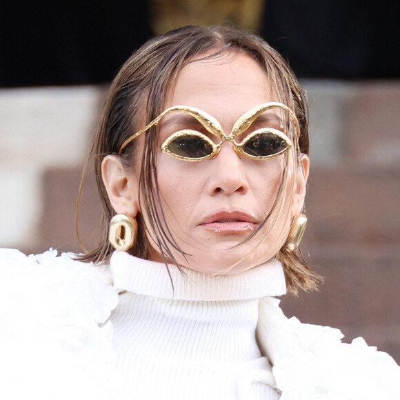 Jennifer Lopez quitte le défilé Schiaparelli Haute Couture Printemps/Été 2024 dans le cadre de la Fashion Week de Paris le 22 janvier 2024. © Dins Guignebourg/Bestimage