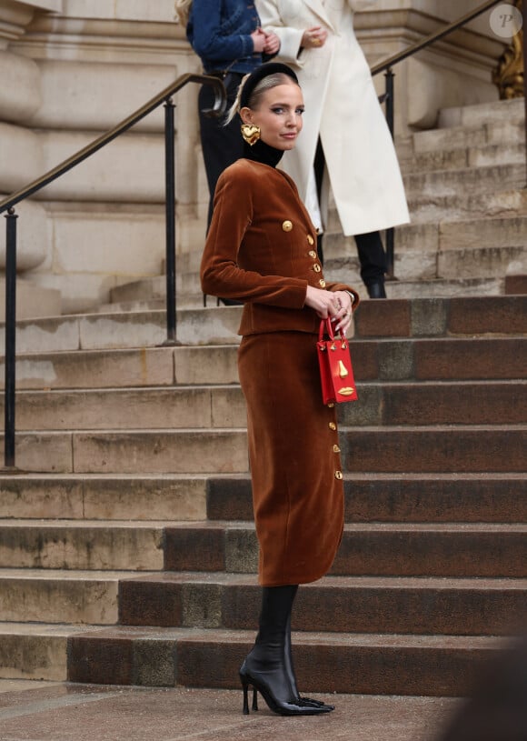 Leonie Hanne - Arrivées au défilé Schiaparelli Haute Couture Printemps/Été 2024 dans le cadre de la Fashion Week de Paris le 22 janvier 2024. © Denis Guignebourg / Bestimage