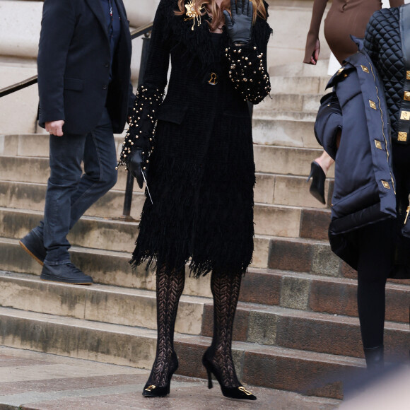 Carla Bruni Sarkozy - Arrivées au défilé Schiaparelli Haute Couture Printemps/Été 2024 dans le cadre de la Fashion Week de Paris le 22 janvier 2024. © Denis Guignebourg / Bestimage