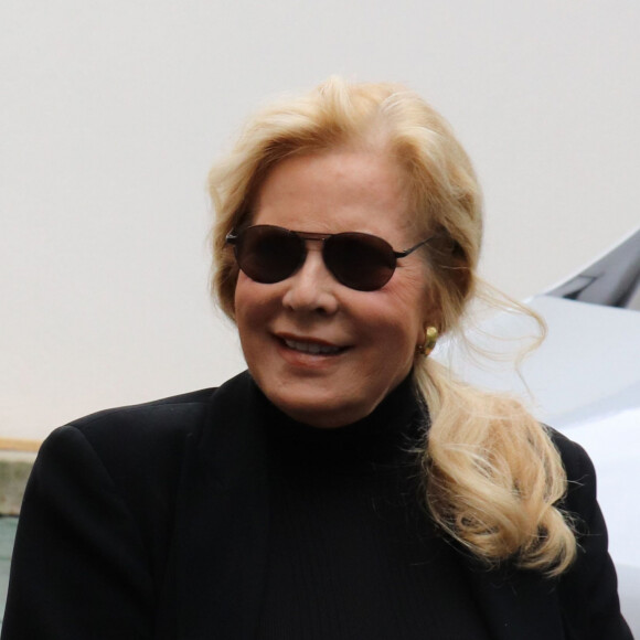 Sylvie Vartan - Arrivées des people pour l'enregistrement de l'émission "Vivement dimanche" à Paris le 2 octobre 2019.