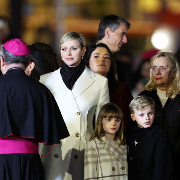 François Bustillo, cardinal de Corse, le prince Albert II de Monaco, la princesse Charlene, le prince Jacques et la princesse Gabriella - Célébrations de la Sainte Dévote, Sainte Patronne de Monaco - Embrasement de la barque par la famille princière le 26 janvier 2024. © Jean-Charles Vinaj / Pool Monaco / Bestimage