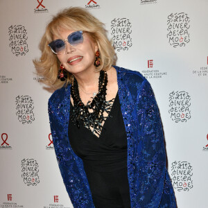 La comédienne a également parlé de ses complexes d'enfance
Amanda Lear - Photocall du " Dîner de la Mode " au bénéfice du Sidaction, au Palais de Tokyo, dans le cadre de la Fashion Week de Paris. Le 25 Janvier 2024. © Rachid Bellak / Bestimage 