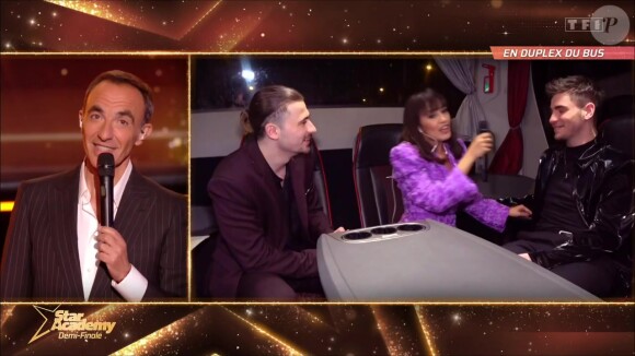Et Nikos Aliagas n'était même pas au courant
Pierre et Julien avec Karima Charni dans le bus de la Star Academy 2023 après la deuxième demi-finale diffusée sur TF1 le 27 janvier 2024.