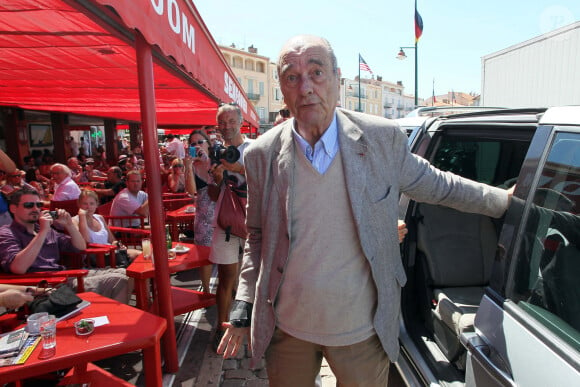 Jacques Chirac arrive à Sénéquier le 9 août 2011