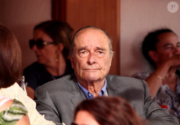 L'ancien président de la République Jacques Chirac en terrasse chez Sénéquier à Saint Tropez