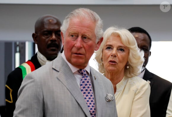 Ce n'est pas parce qu'ils sont roi et reine d'Angleterre que Charles et Camilla sont épargnés par les disputes de couple
Le prince Charles et la duchesse de Cornouailles, Camilla Parker Bowles, sur l'île de la Grenade dans le cadre d'une visite dans les Caraïbes 