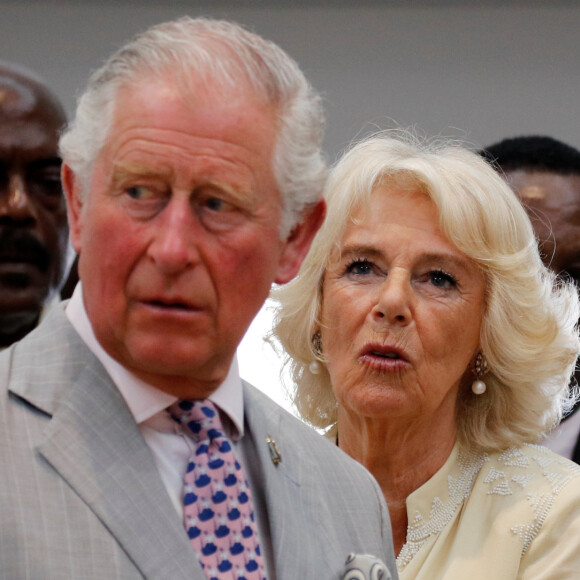 Ce n'est pas parce qu'ils sont roi et reine d'Angleterre que Charles et Camilla sont épargnés par les disputes de couple
Le prince Charles et la duchesse de Cornouailles, Camilla Parker Bowles, sur l'île de la Grenade dans le cadre d'une visite dans les Caraïbes 