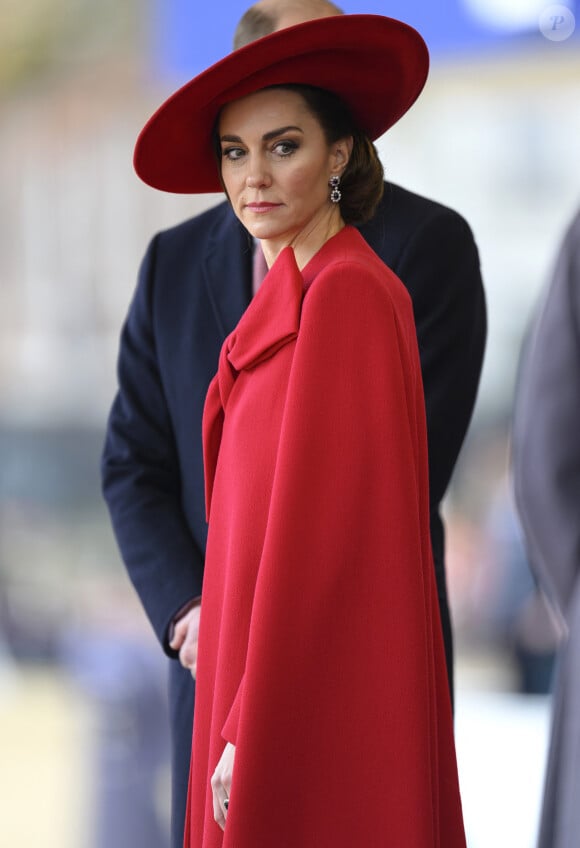Kate Middleton a enfin pu rentrer chez elle, à l'Adelaïde Cottage
Catherine (Kate) Middleton, princesse de Galles - Cérémonie de bienvenue du président de la Corée du Sud et de sa femme à Horse Guards Parade à Londres