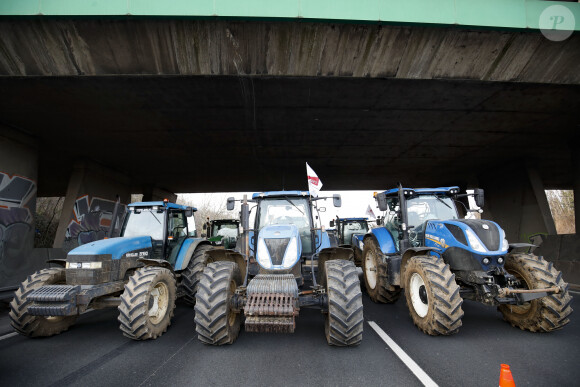 Blocage des agriculteurs sur l'autoroute A15 en région parisienne, France, le 29 janvier 2024. © Michael Baucher/Panoramic/Bestimage 