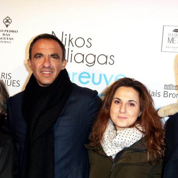 Nikos Aliagas, sa mère Harula, sa soeur Maria Aliagas et son compagnon Nikos - Vernissage de l'exposition "L'épreuve du Temps" de Nikos Aliagas au Palais Brongniart à Paris, le 16 janvier 2017. © Dominique Jacovides/Bestimage