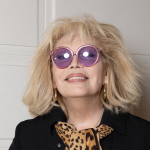 "Mais je suis en contact avec le docteur Sinclair, de Harvard, un spécialiste du vieillissement qui travaille sur des molécules qui stoppent le processus."
Amanda Lear – Défilé "Jean Paul Gaultier" Collection Haute Couture dans le cadre de la Fashion Week printemps/été 2024, à Paris, France, le 24 janvier 2024