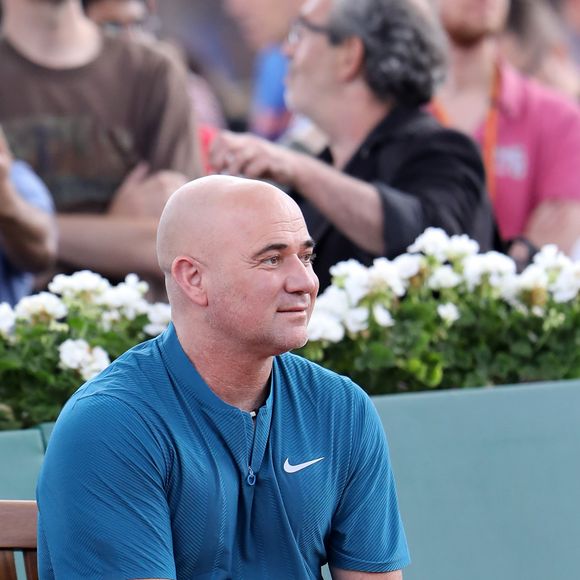 André Agassi - Tournoi des "Longines Future Tennis Aces" sur le court en terre battue installé sous la Tour Eiffel dans le cadre de l'opération "Roland-Garros dans la Ville" à Paris, le 2 juin 2018. S. Graf et A. Agassi ont disputé un match avec les vainqueurs de cette compétition. © Jacovides/Moreau/Bestimage